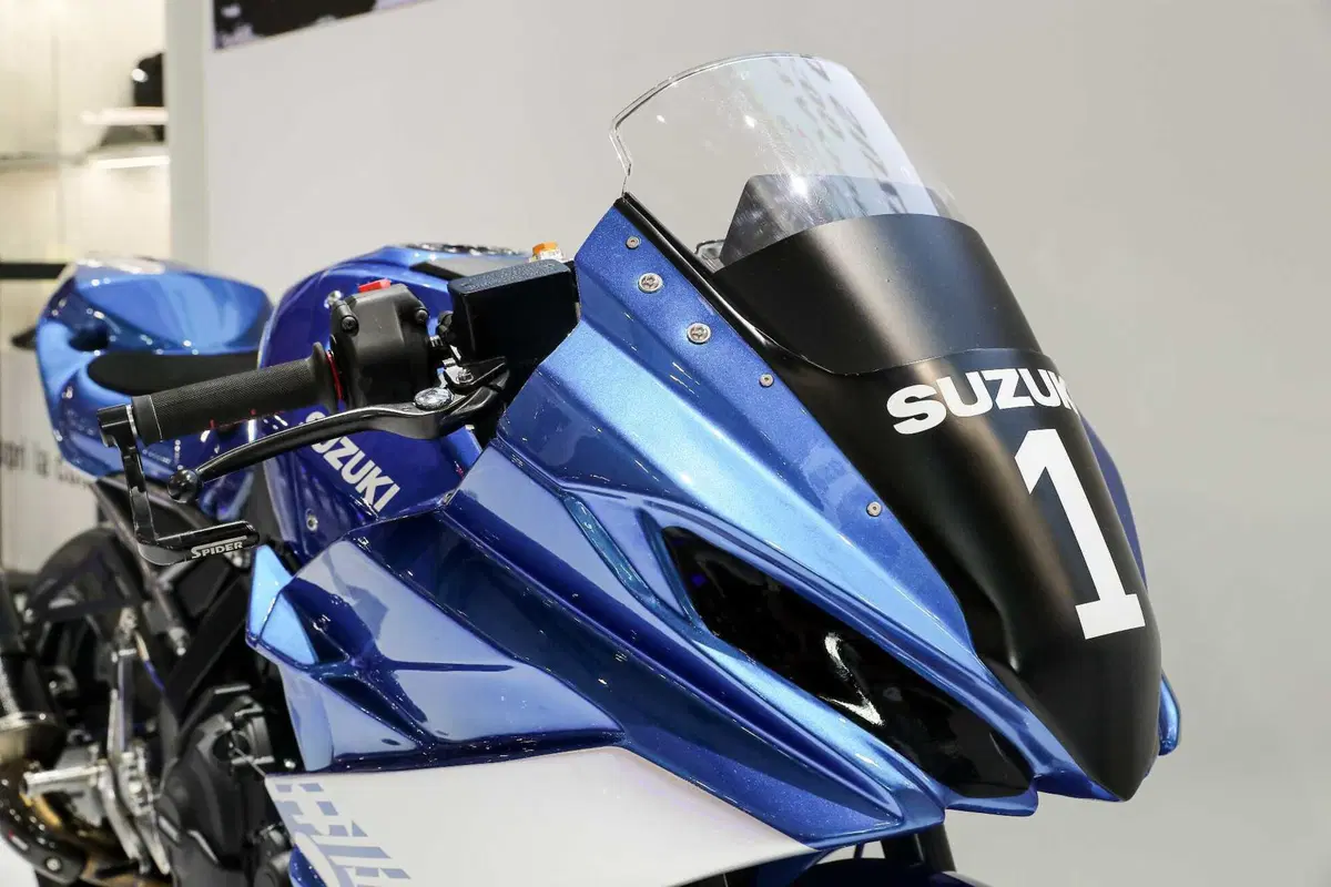 Presentato a EICMA 2024 il Trofeo monomarca Suzuki GSX-8R CUP (10)