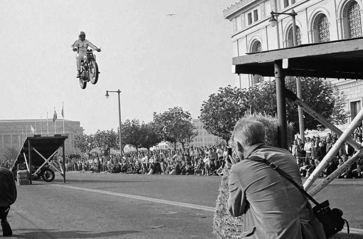 Triumph Rocket 3 Evel Knievel: soltanto 500 esemplari per celebrare lo stuntman statunitense (3)
