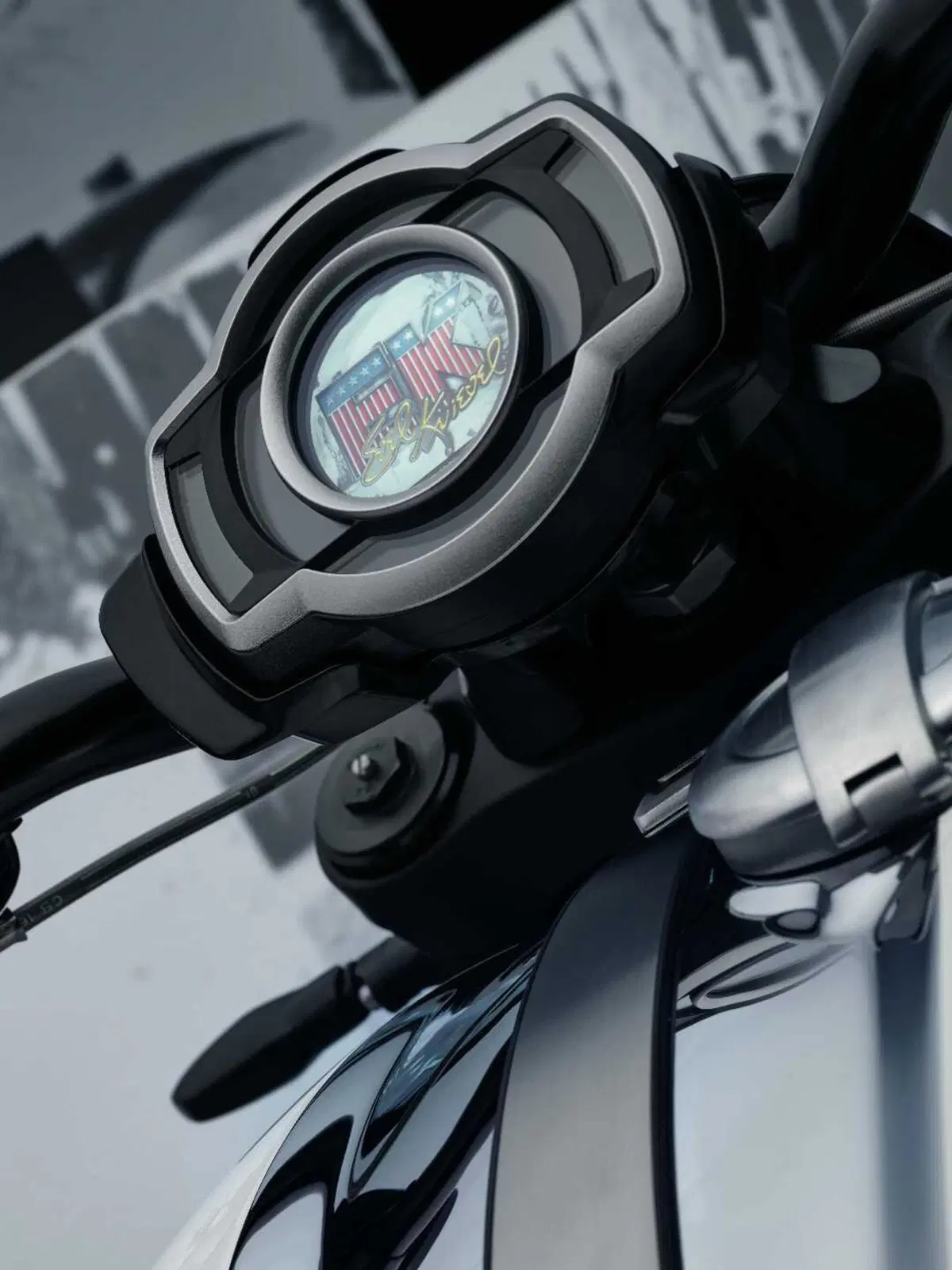 Triumph Rocket 3 Evel Knievel: soltanto 500 esemplari per celebrare lo stuntman statunitense (2)