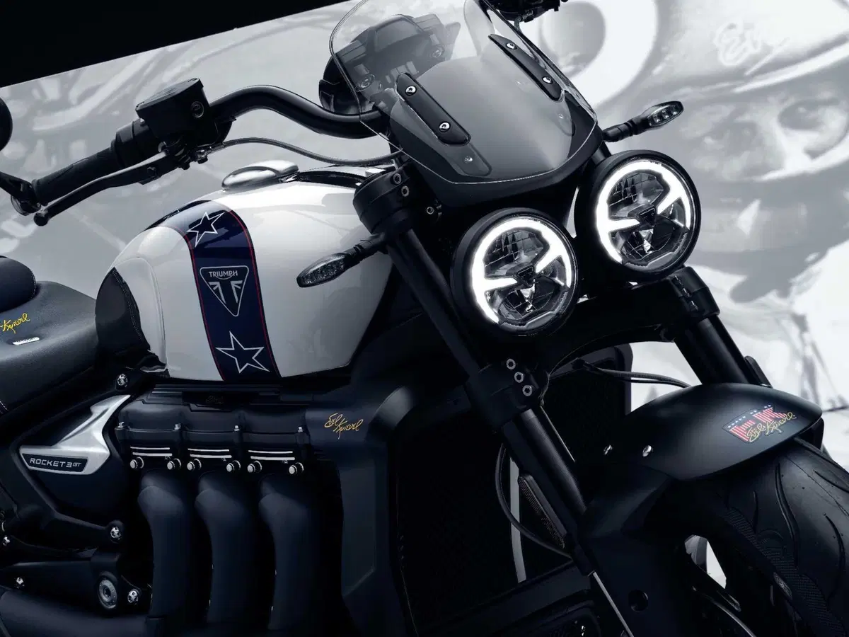 Triumph Rocket 3 Evel Knievel: soltanto 500 esemplari per celebrare lo stuntman statunitense (6)