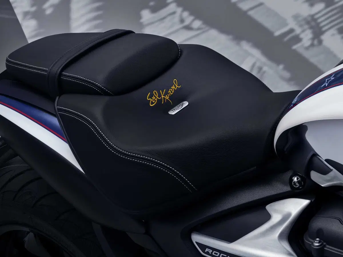 Triumph Rocket 3 Evel Knievel: soltanto 500 esemplari per celebrare lo stuntman statunitense (14)