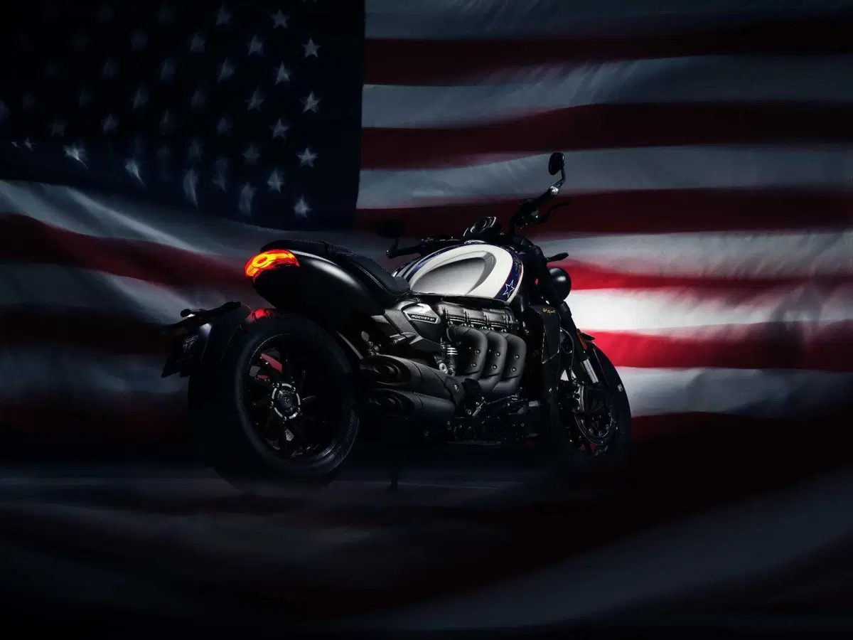 Triumph Rocket 3 Evel Knievel: soltanto 500 esemplari per celebrare lo stuntman statunitense (16)