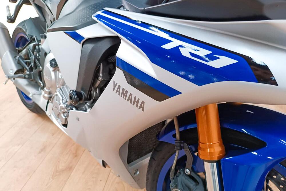 Yamaha YZF R1 (1998 - 99) (5)