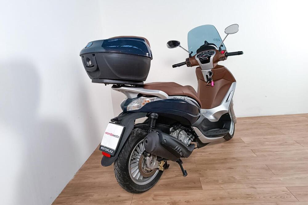 Piaggio Beverly 300 Hpe (2021) (3)