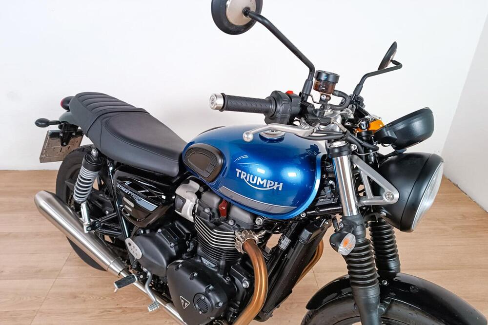 Triumph Street Twin 900 (2017 - 18) (5)