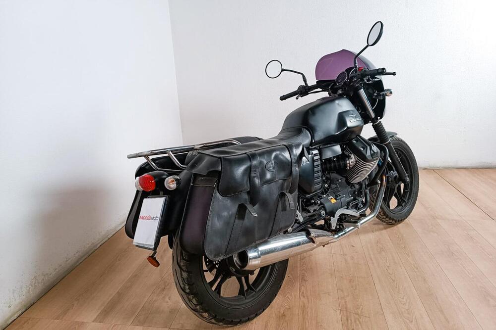 Moto Guzzi V7 II Stone (2015 - 17) (3)