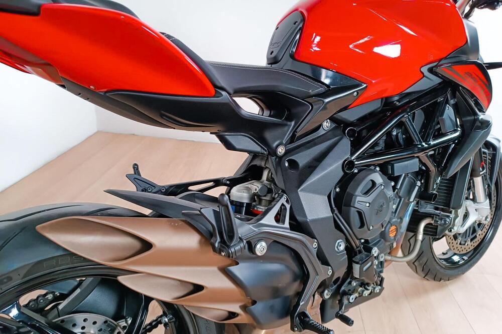 MV Agusta Dragster 800 Rosso (2021 - 23) (4)