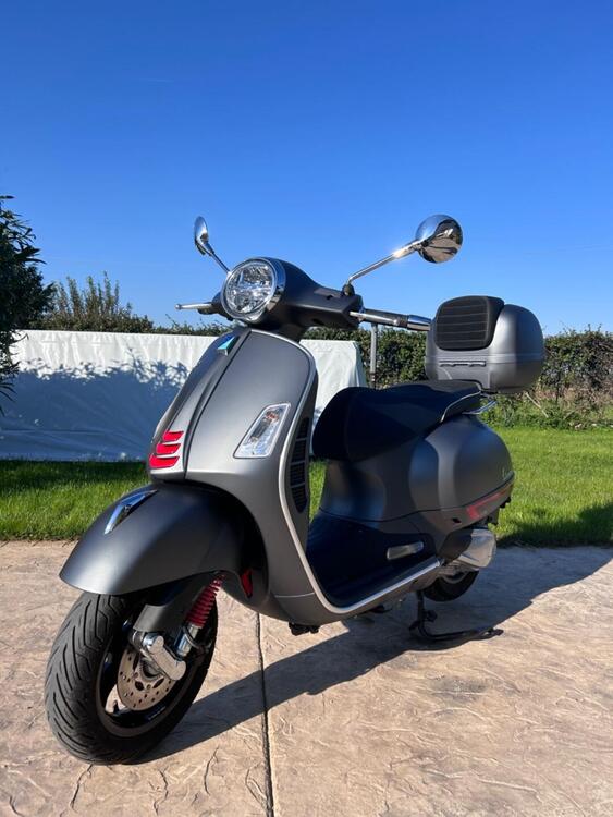 Vespa GTS 300 Super Sport (2017 - 19) (2)