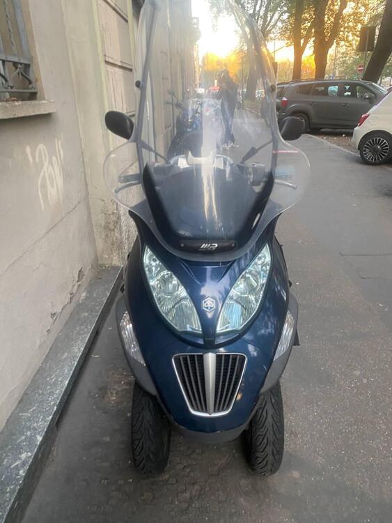 Piaggio MP3 300 (2010 - 11) (2)