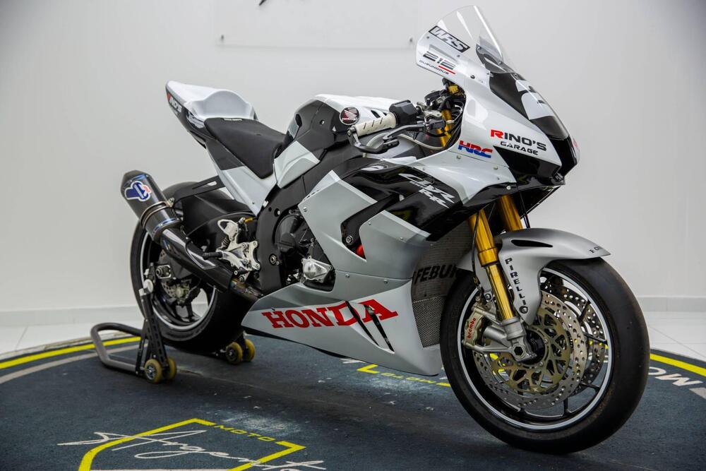 Honda CBR 1000 RR-R Fireblade (2020 - 21) (2)