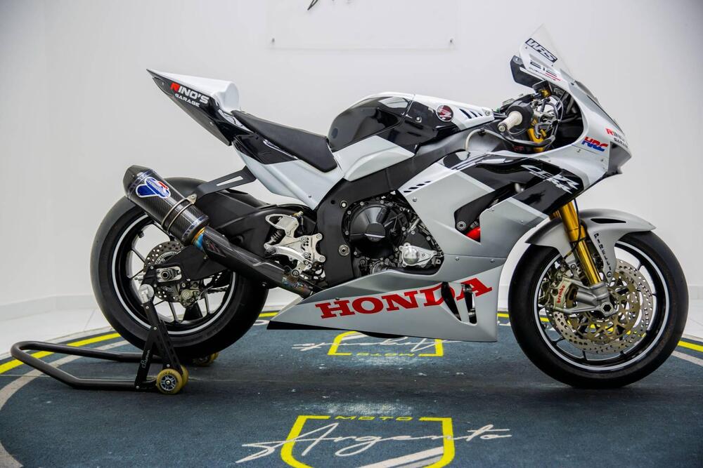 Honda CBR 1000 RR-R Fireblade (2020 - 21) (3)