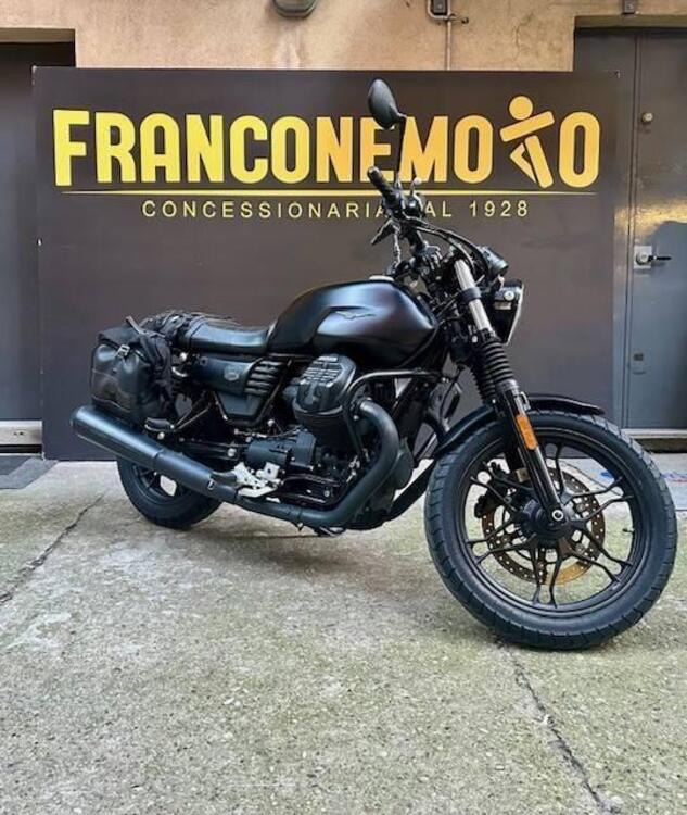 Moto Guzzi V7 III Stone Night Pack (2019 - 20) (2)