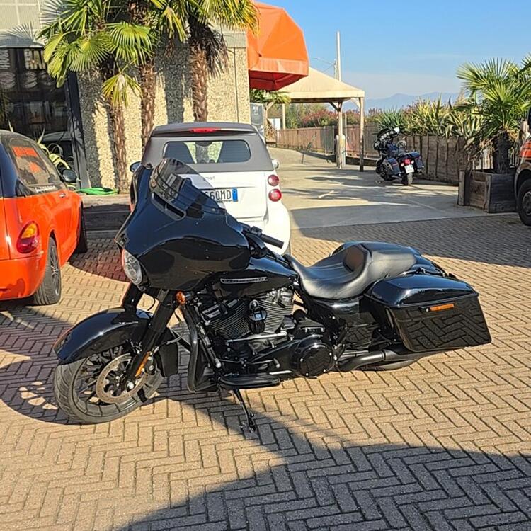 Harley-Davidson 107 Street Glide Special (2017 - 19) - FLHXS (2)