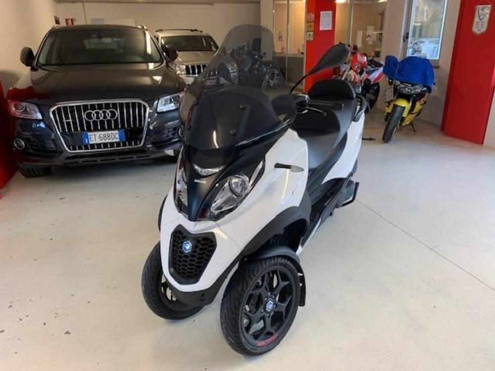 Piaggio Mp3 350 ie ABS (2018 - 19) (2)