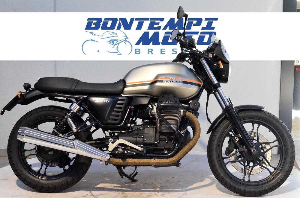 Moto Guzzi V7 II Stone (2015 - 17)