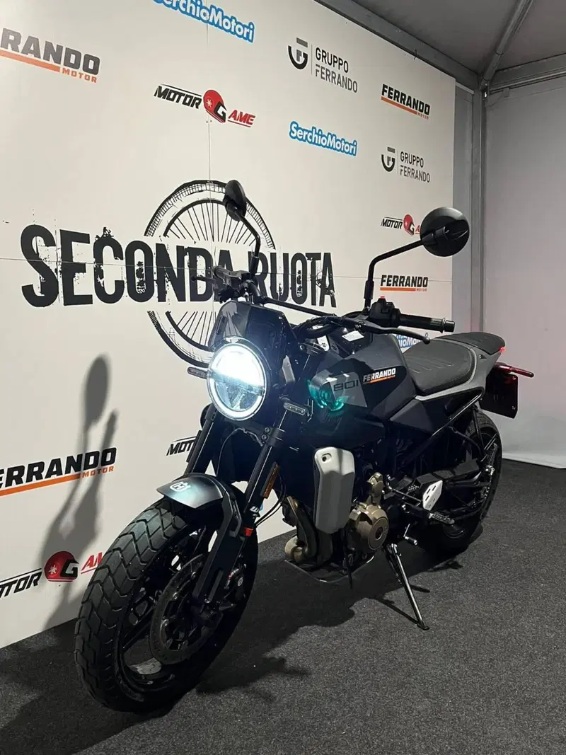 Husqvarna Svartpilen 801 (2024 - 26) (4)