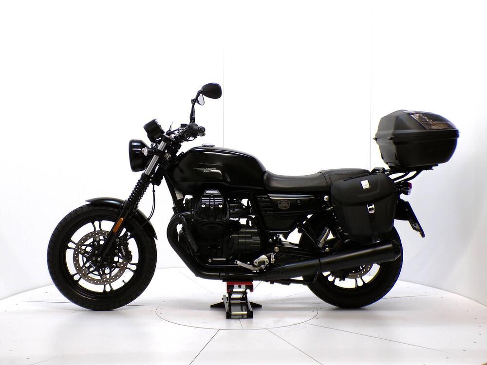 Moto Guzzi V7 III Stone (2017 - 20) (4)