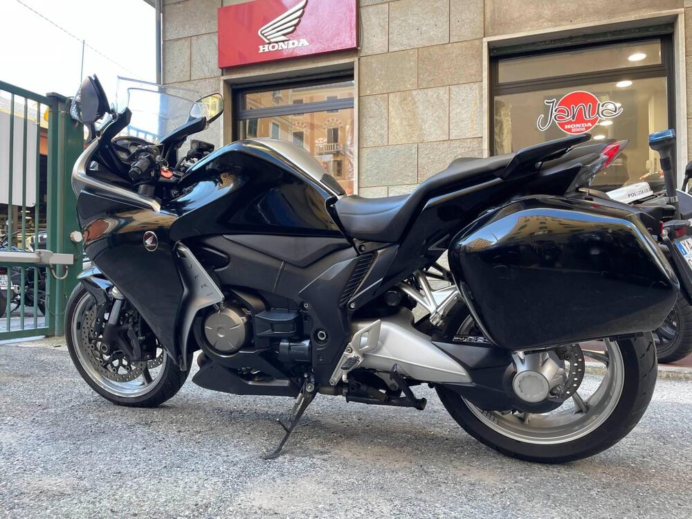 Honda VFR 1200 F DCT ABS (2010 - 16)