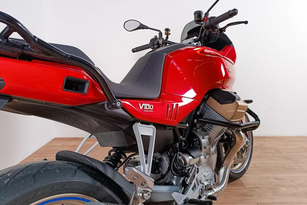 Moto Guzzi V100 Mandello (2023 - 24) (4)