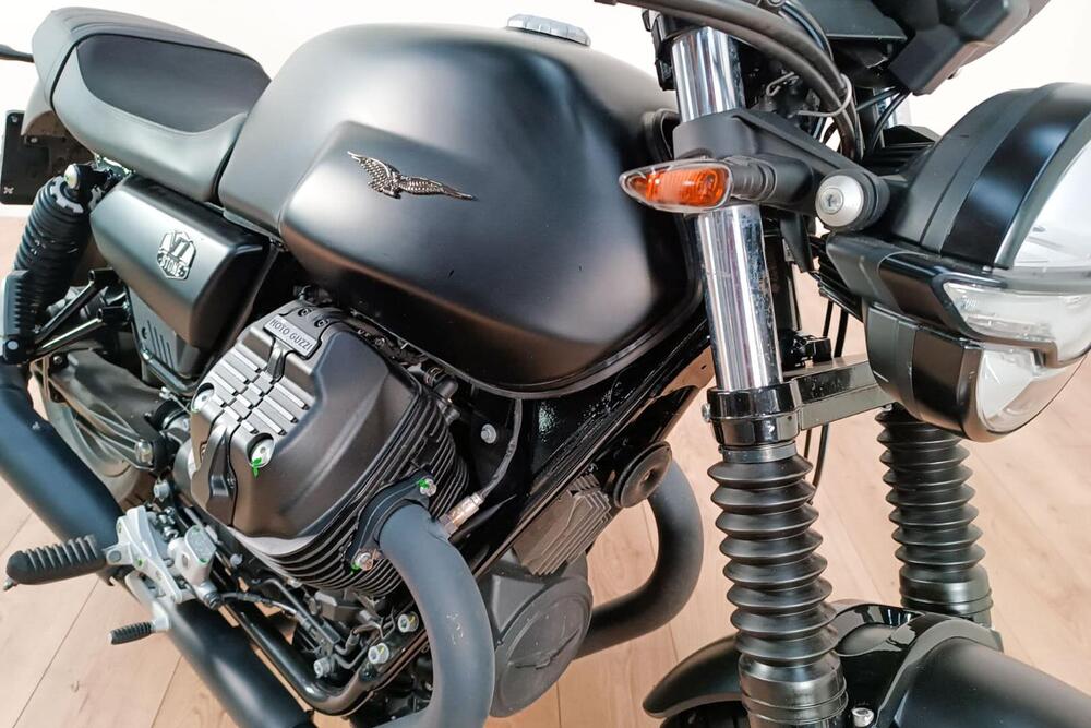 Moto Guzzi V7 850 Stone Special Abs (2021) (5)