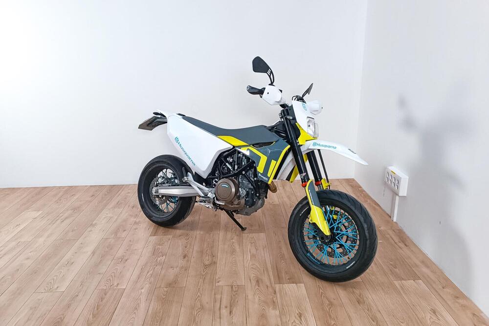 Husqvarna 701 Enduro (2016) (2)