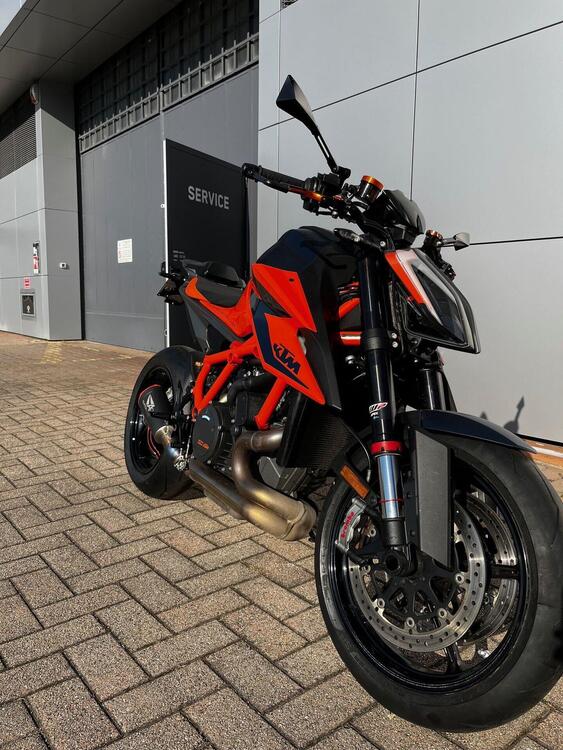 KTM 1290 Super Duke R (2022 - 23) (2)