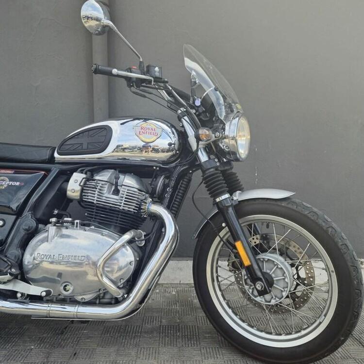 Royal Enfield Interceptor 650 Chrome (2021 - 23) (3)