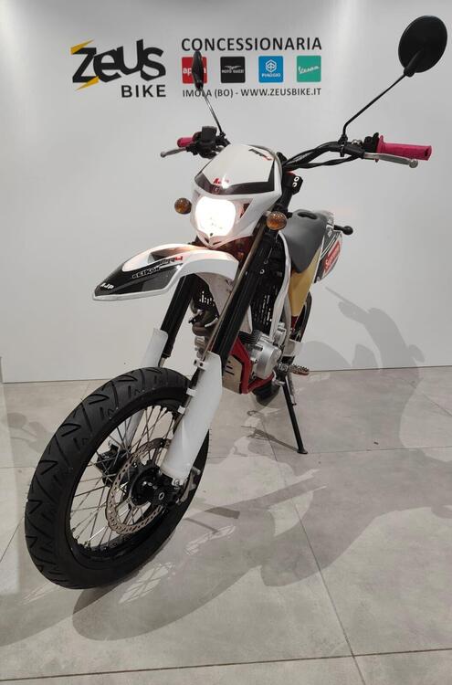 AJP PR4 125 Supermoto Pro (2019 - 20) (3)