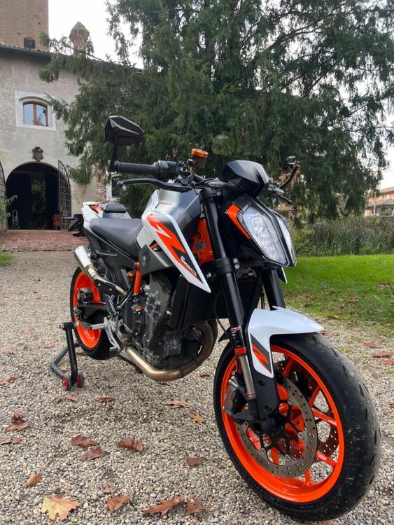 KTM 890 Duke R (2021) (2)