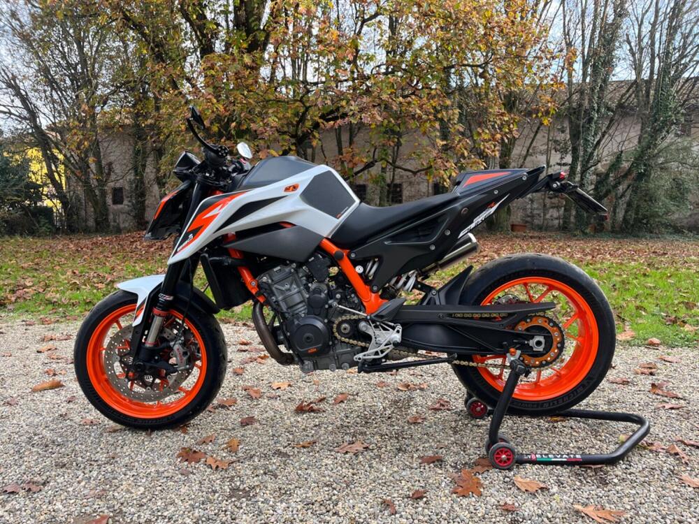 KTM 890 Duke R (2021) (3)