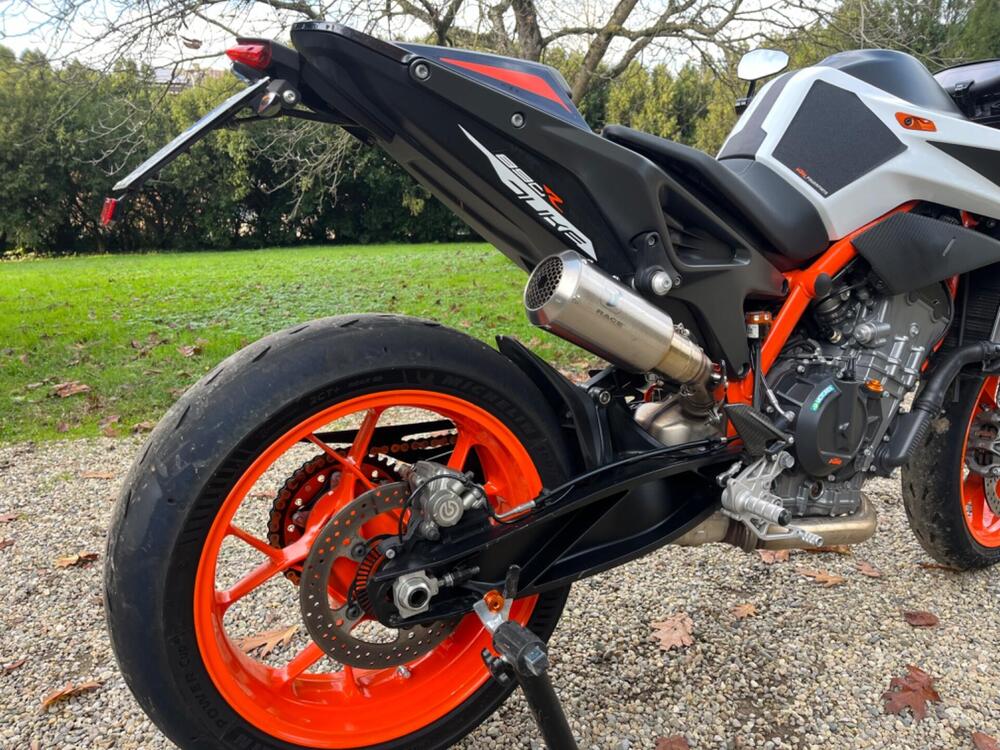 KTM 890 Duke R (2021) (4)