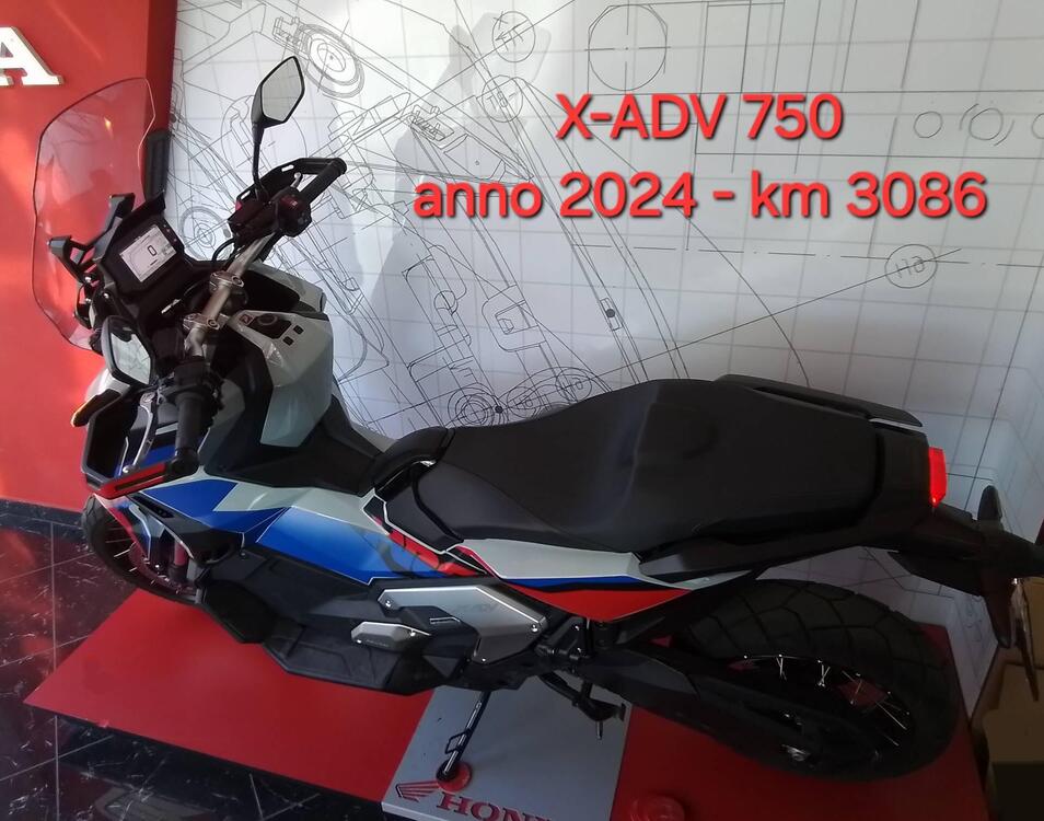 Honda X-ADV 750 DCT (2021 - 24) (5)