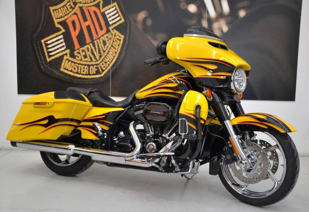 Harley-Davidson 1800 Street Glide (2014 - 15) - FLHXSE