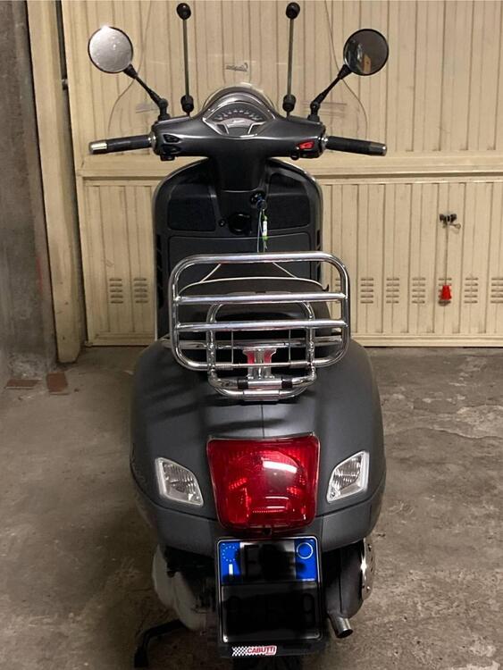 Vespa GTS 300 Super Sport ABS (2010 - 16) (2)