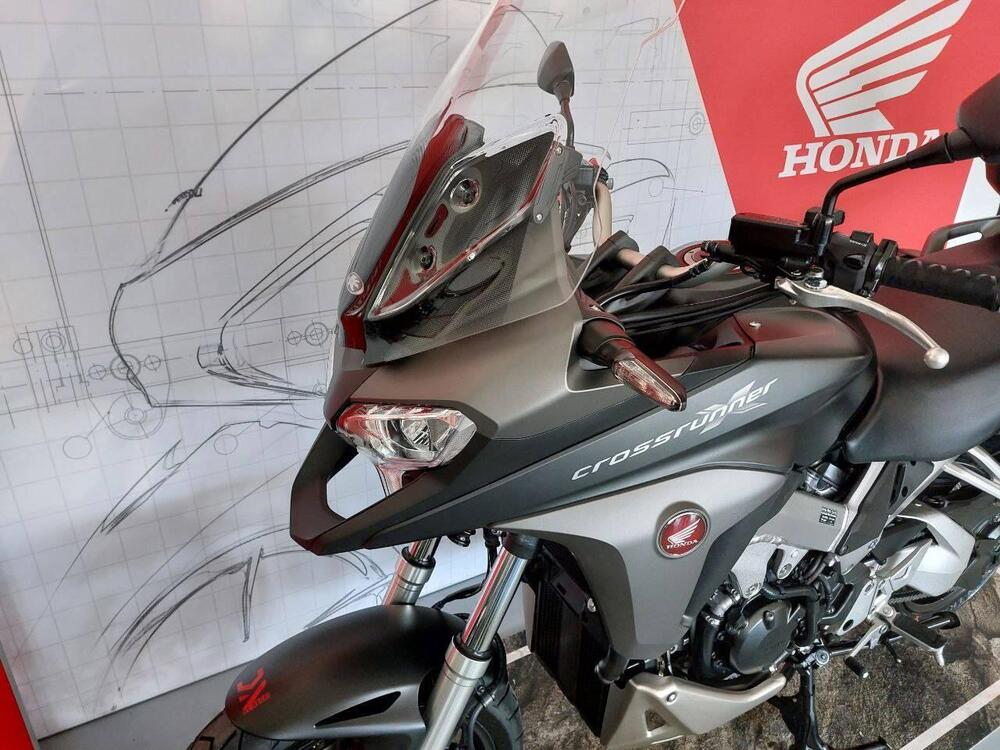 Honda Crossrunner (2017 - 20) (3)