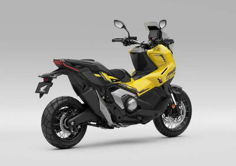 Honda X-ADV 750 X-ADV 750 Travel (2025 - 26) (6)