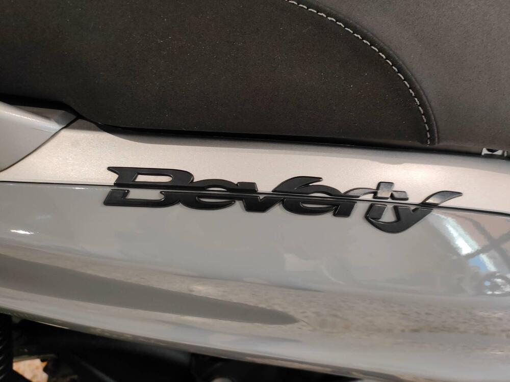 Piaggio Beverly 350 Tourer (2020) (4)