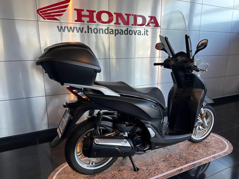 Honda SH 300 i ABS (2016 - 20) (2)