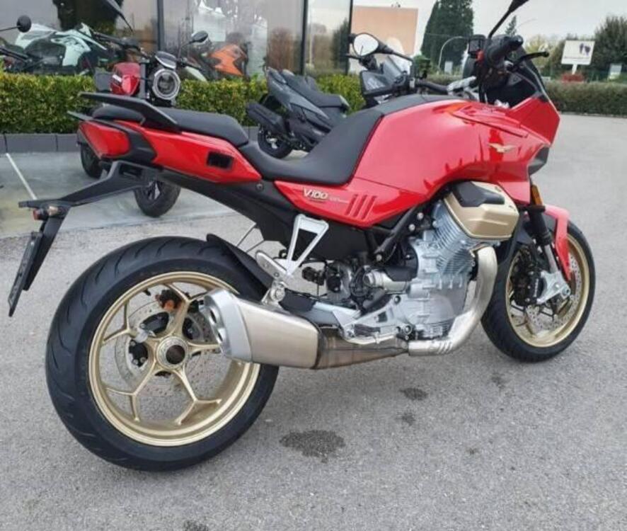 Moto Guzzi V100 Mandello (2023 - 24) (2)