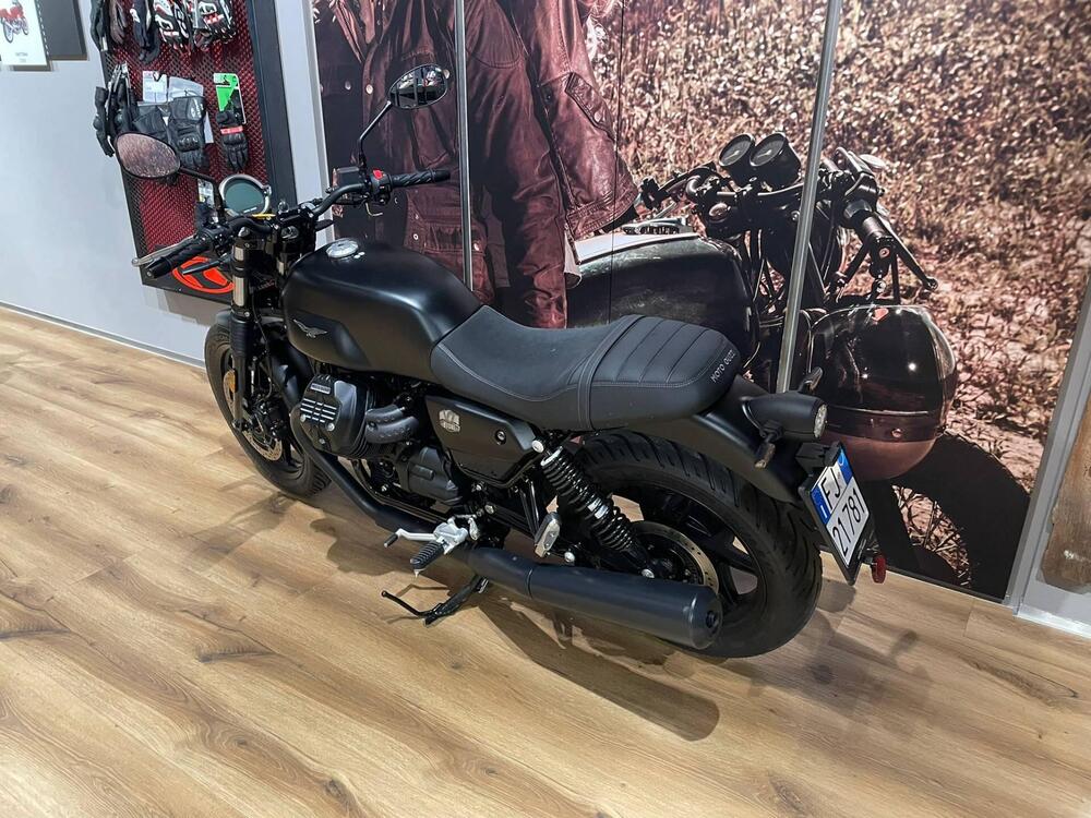 Moto Guzzi V7 Stone (2021 - 24) (5)