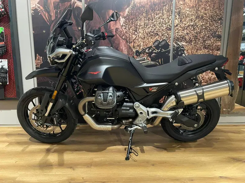 Moto Guzzi V85 Strada (2024 - 26)