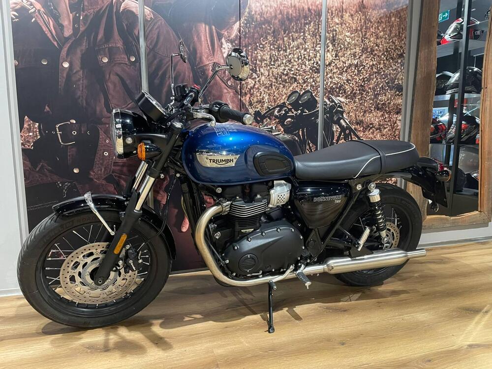 Triumph Bonneville T100 Chrome Edition (2023) (2)