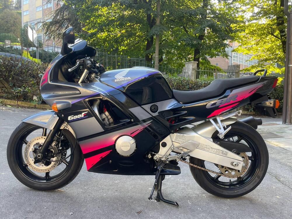 Honda CBR600F (2)