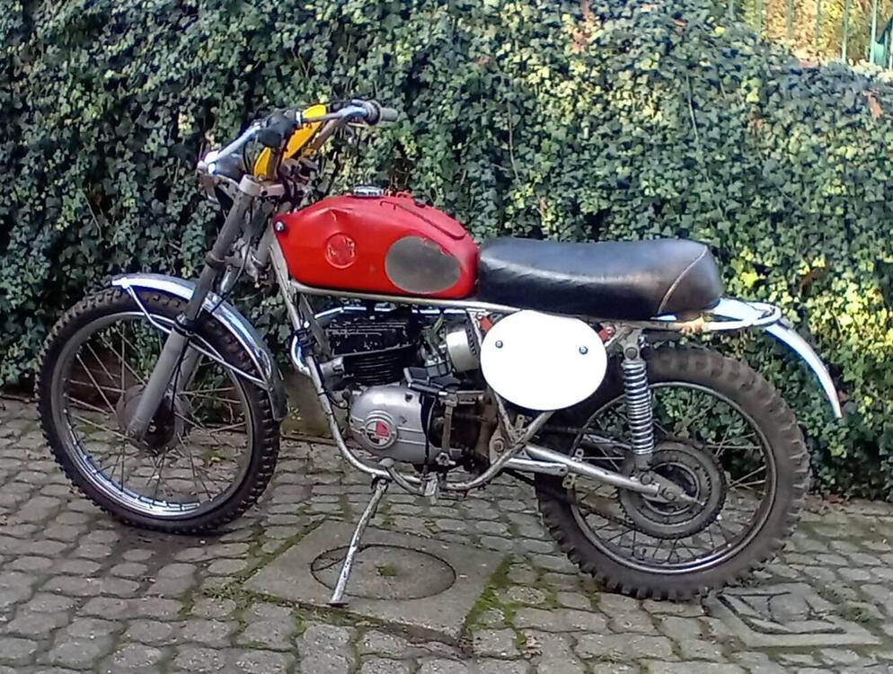 Benelli Leoncino 125 (4)