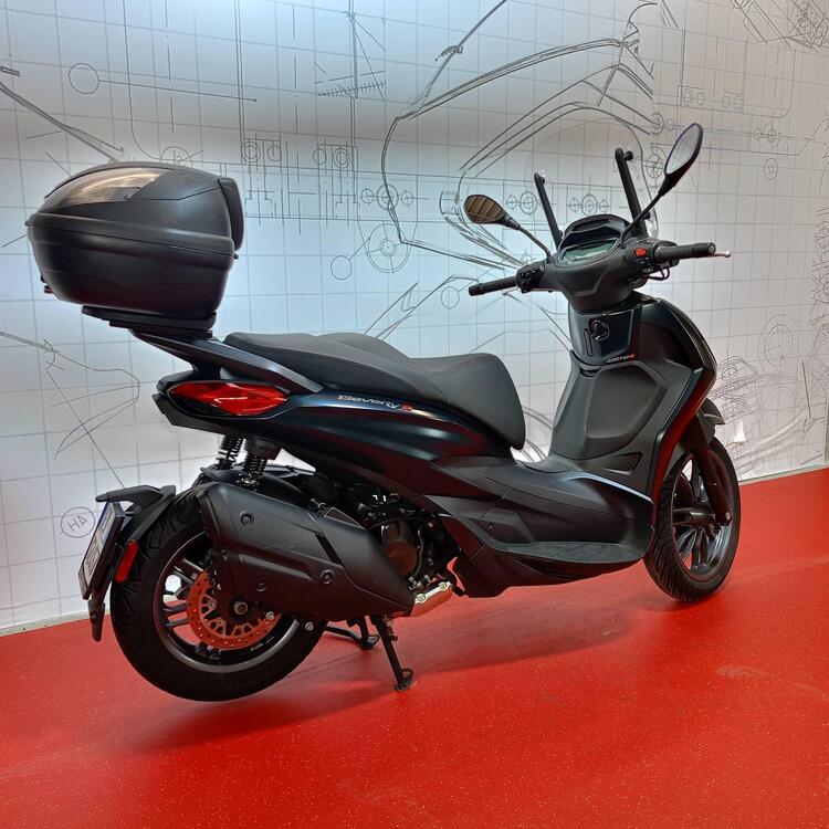 Piaggio Beverly 400 S ABS-ASR (2021 - 24) (2)