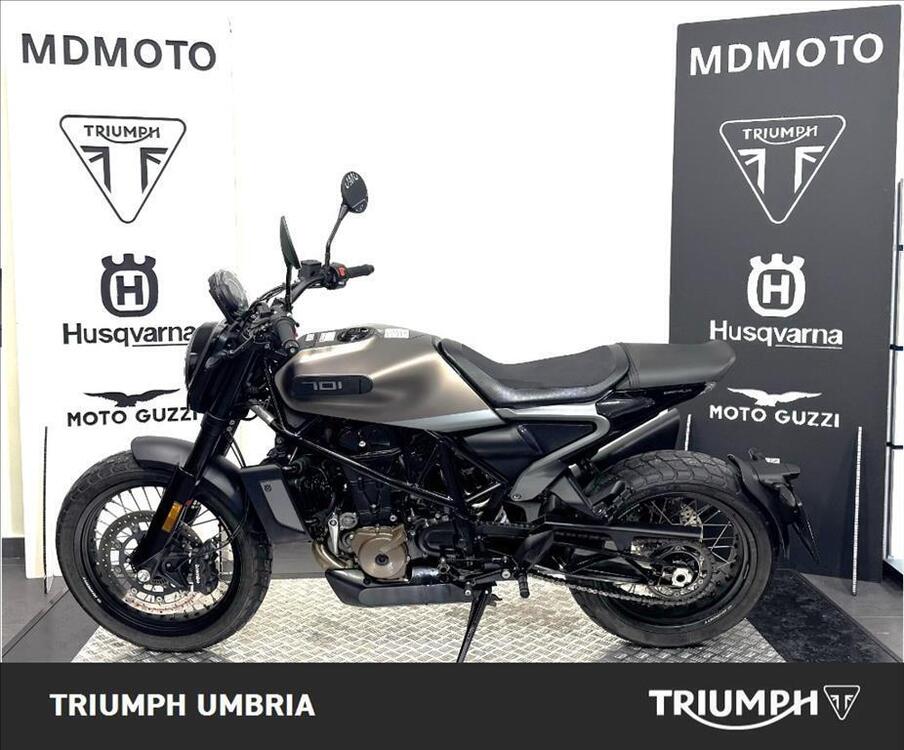 Husqvarna Svartpilen 701 Style (2019 - 20) (2)