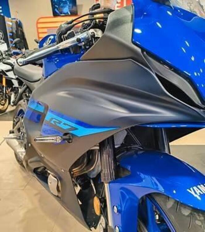 Yamaha YZF R7 (2021 - 24) (3)