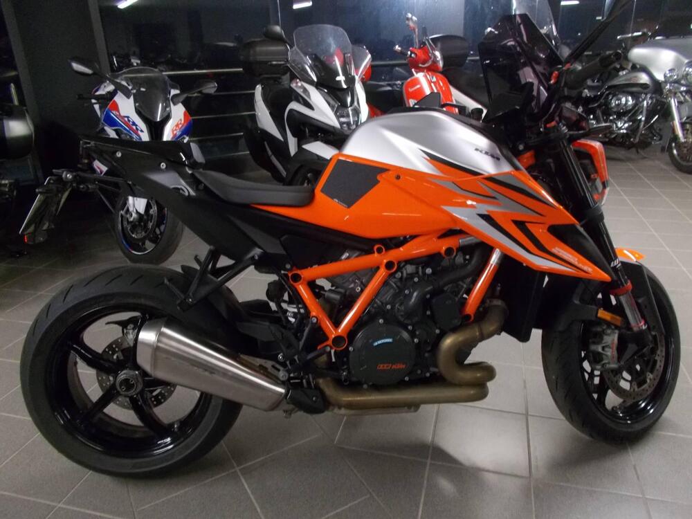 KTM 1290 Super Duke R (2022 - 23) (2)