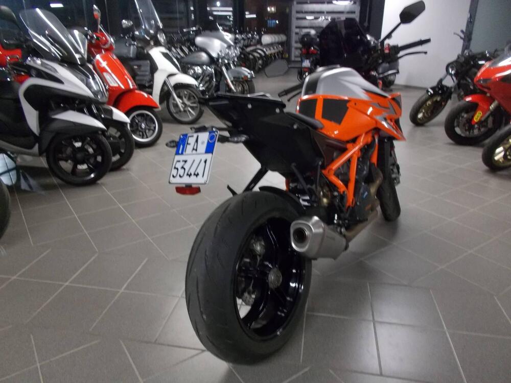 KTM 1290 Super Duke R (2022 - 23) (3)