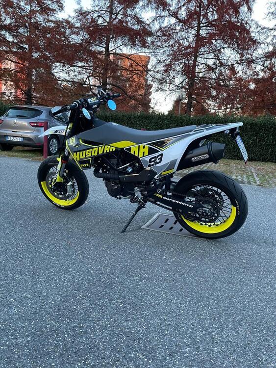 Husqvarna 701 Supermoto (2020) (3)